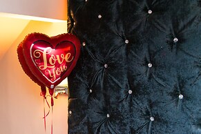 Aphrodite Suites Huddersfield