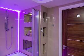 Aphrodite Suites Huddersfield