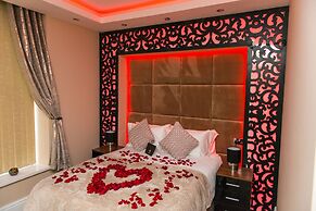 Aphrodite Suites Huddersfield