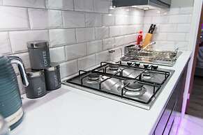 Aphrodite Suites Huddersfield