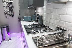 Aphrodite Suites Huddersfield