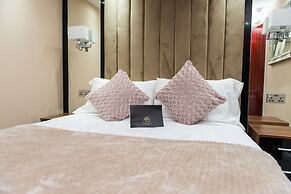 Aphrodite Suites Huddersfield