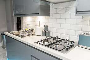 Aphrodite Suites Huddersfield