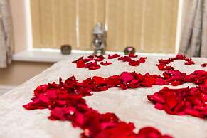 Aphrodite Suites Huddersfield