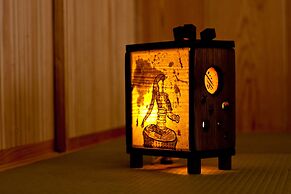 Yamagata Ryukyu Hatago Onna Bokairo