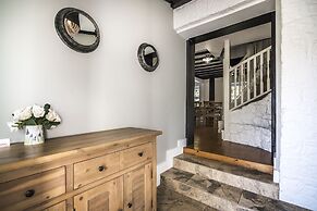 Barn Conversion - Hot Tub - Penally