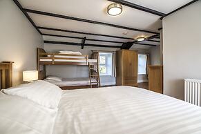 Barn Conversion - Hot Tub - Penally