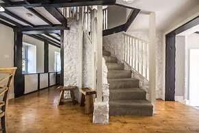 Barn Conversion - Hot Tub - Penally