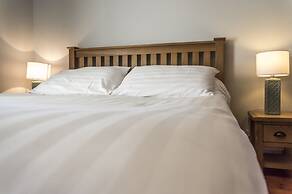 Barn Conversion - Hot Tub - Penally