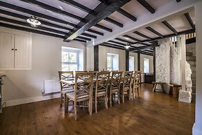 Barn Conversion - Hot Tub - Penally