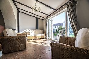 Barn Conversion - Hot Tub - Penally