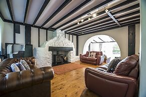 Barn Conversion - Hot Tub - Penally