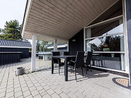 8 Person Holiday Home on a Holiday Park in Blåvand