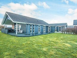 Charming Sauna Cottage-by Traum