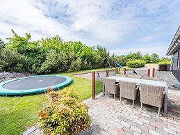 Secluded Cozy Cottage in Skaven-by Traum