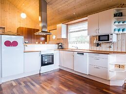 Secluded Cozy Cottage in Skaven-by Traum