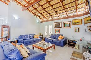 GB19 Casa 7 Quartos a 50m da Praia