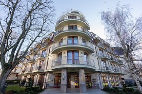 Apartments Roza Wiatrow by Renters