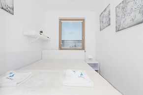 Apartments Sikorskiego by Renters
