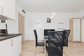 Apartments Sikorskiego by Renters