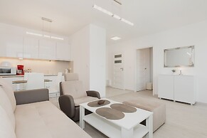 Apartments Sikorskiego by Renters