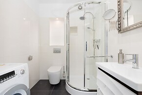 Apartments Sikorskiego by Renters