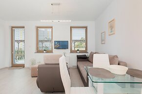 Apartments Sikorskiego by Renters