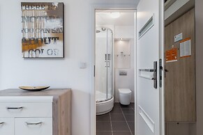 Apartments Sikorskiego by Renters