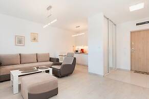 Apartments Sikorskiego by Renters