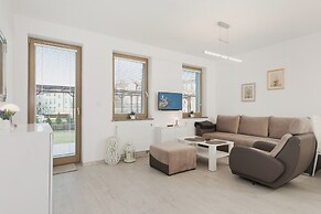 Apartments Sikorskiego by Renters