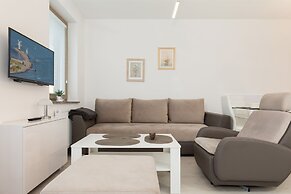 Apartments Sikorskiego by Renters