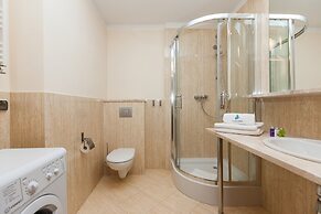 Villa Mistral Apartments by Renters