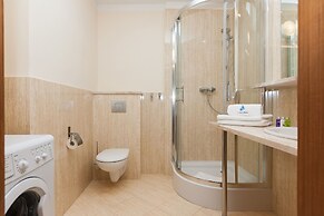 Villa Mistral Apartments by Renters