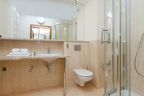 Villa Mistral Apartments by Renters