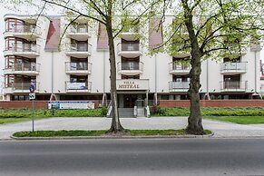 Villa Mistral Apartments by Renters