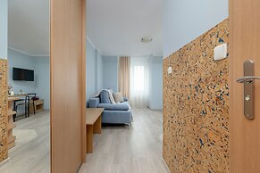 Apartments Near the Promenade by Renters