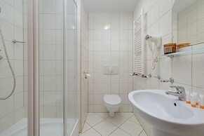 Apartments Near the Promenade by Renters