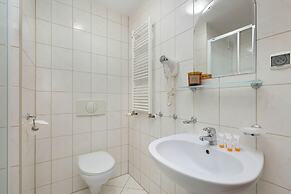 Apartments Near the Promenade by Renters