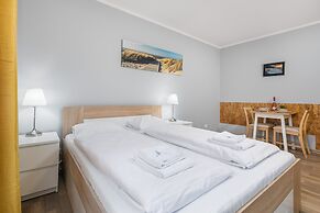 Apartments Near the Promenade by Renters