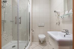 Apartments Near the Promenade by Renters