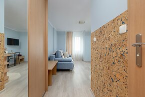 Apartments Near the Promenade by Renters