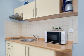 Apartments Near the Promenade by Renters