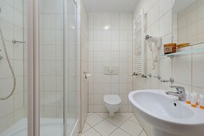 Apartments Near the Promenade by Renters