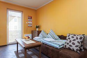 Apartments Chelmonskiego 11 by Renters