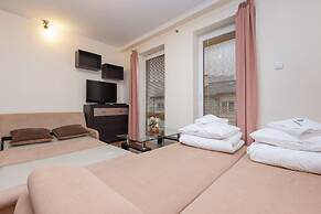 Apartments Chelmonskiego 11 by Renters