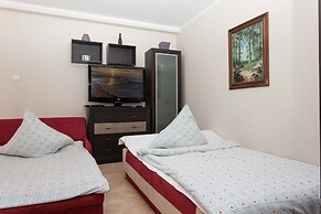 Apartments Chelmonskiego 11 by Renters