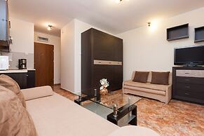 Apartments Chelmonskiego 11 by Renters