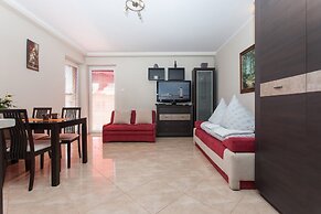 Apartments Chelmonskiego 11 by Renters