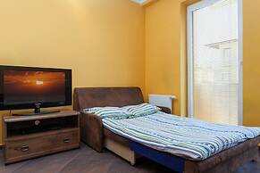 Apartments Chelmonskiego 11 by Renters