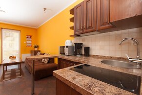 Apartments Chelmonskiego 11 by Renters